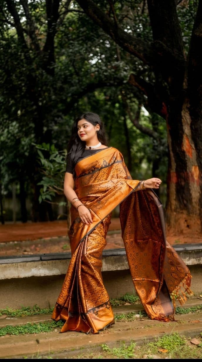 এক্সক্লুসিভ কপার গোল্ড সফট কাতান শাড়ি (ব্লাউজ পিস ফ্রি) – গর্জিয়াস পার্টি কালেকশন